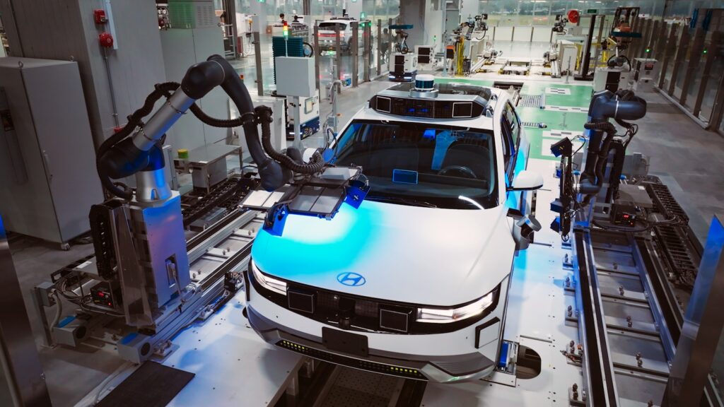Fabbrica Hyundai, costruzione auto elettrica 